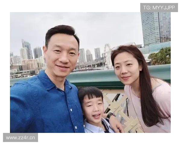 杨威这张生活照，冠军的自律和账单上的数字同框，别跟我说你不羡慕